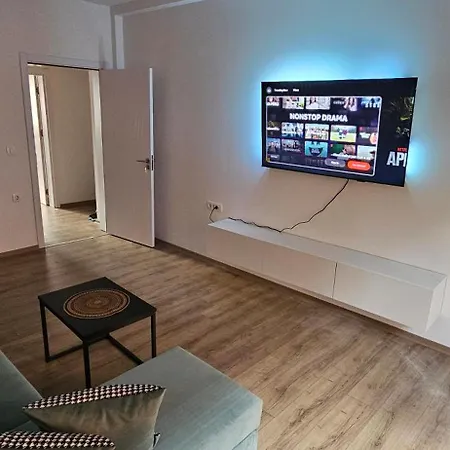 Ira's Square 2 Bedroom Free Parking *