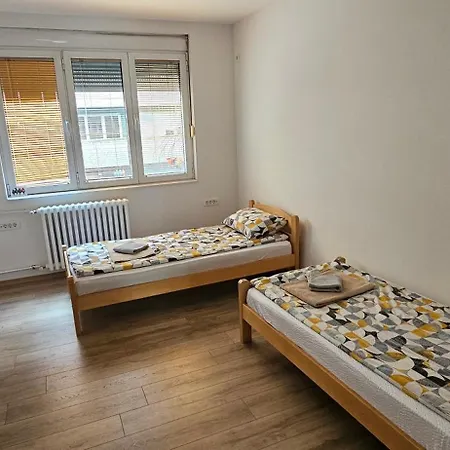 Ira's Square 2 Bedroom Free Parking * Скопье