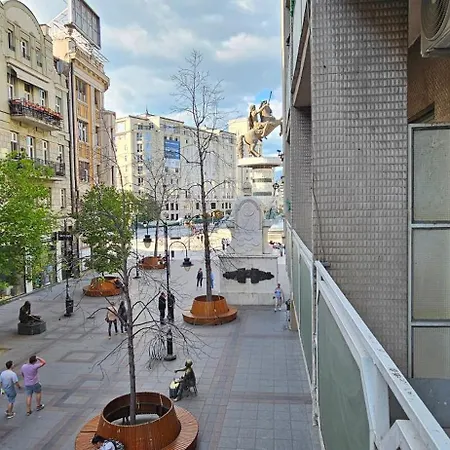 Ira's Square 2 Bedroom Free Parking